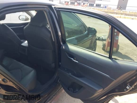 2019 Toyota Camry LE с VIN 4T1B11HK9KU811319, выставлен на аукционе IAAI как лот 43165034 с пробегом 44 890 миль миль и . История ставок и продаж доступна на DreamBid. Изображение 8.