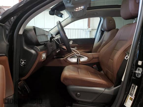 2024 Mercedes-Benz GLS 450 z VIN 4JGFF5KE5RB201341, wystawiony jako Copart lot #64137595 z przebiegiem 8 313 mil mil oraz Szkoda całkowita • Salvage title. Historia ofert i sprzedaży dostępna na DreamBid. Obrazek 7.