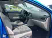 2018 Hyundai Elantra Value Edition z VIN 5NPD84LF0JH381015, wystawiony jako IAAI lot #42988807 z przebiegiem 107 254 mil mil oraz . Historia ofert i sprzedaży dostępna na DreamBid. Obrazek 5.