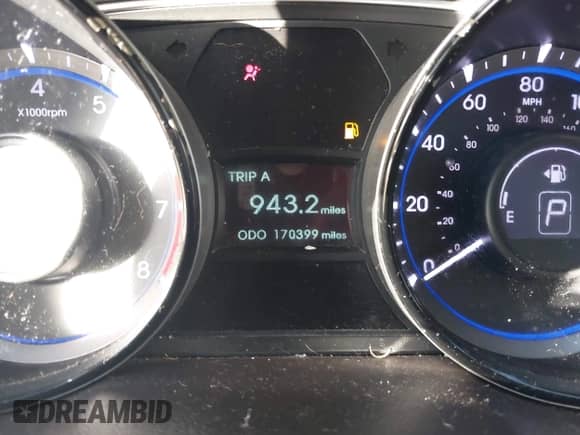 2013 Hyundai Sonata GLS z VIN 5NPEB4AC4DH653973, wystawiony jako IAAI lot #41209268 z przebiegiem 170 399 mil mil oraz . Historia ofert i sprzedaży dostępna na DreamBid. Obrazek 7.