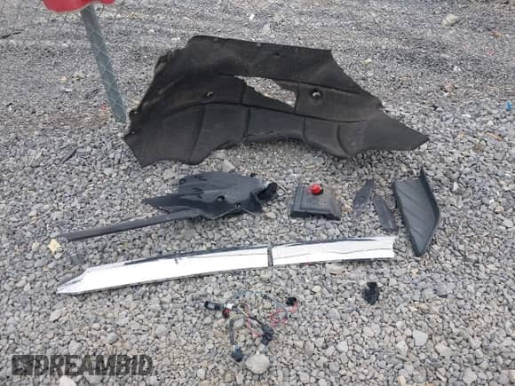 2019 Chevrolet Silverado 2500HD Work Truck z VIN 1GC1KREG3KF225232, wystawiony jako IAAI lot #43136892 z przebiegiem 53 675 mil mil oraz . Historia ofert i sprzedaży dostępna na DreamBid. Obrazek 12.