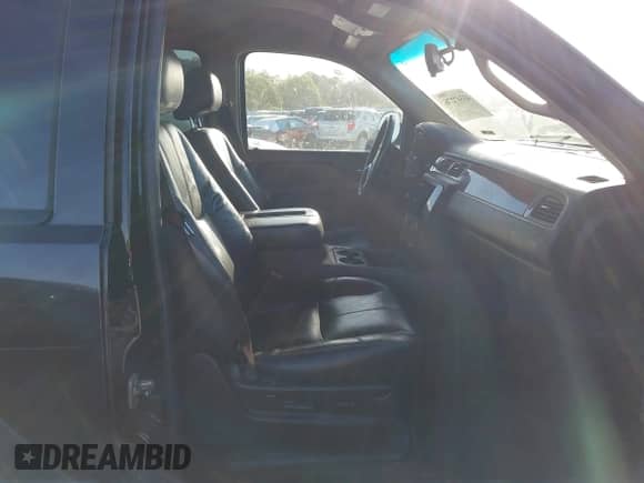 2011 Chevrolet Tahoe LT с VIN 1GNSCBE01BR276620, выставлен на аукционе IAAI как лот 43347276 с пробегом 208 456 миль миль и . История ставок и продаж доступна на DreamBid. Изображение 5.