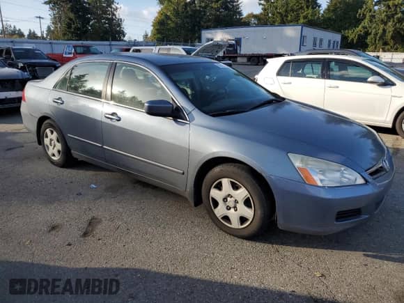 2007 Honda Accord LX z VIN 1HGCM56427A009989, wystawiony jako Copart lot #82493715 z przebiegiem 179 362 mil mil oraz Szkoda całkowita • Salvage title. Historia ofert i sprzedaży dostępna na DreamBid. Obrazek 4.