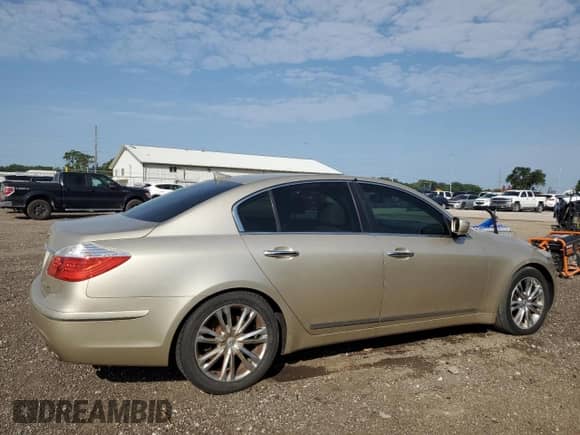 2009 Hyundai Genesis with VIN KMHGC46F49U044111, listed as a Copart auction lot 61601315 with 143,503 mi miles and Clean title. Bid and sale history available at DreamBid. Image 3.