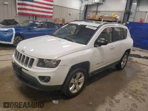 2014 Jeep Compass Sport с VIN 1C4NJDBB2ED762111, выставлен на аукционе Copart как лот 84924405 с пробегом 170 403 миль миль и Чистый • Clean title. История ставок и продаж доступна на DreamBid. Изображение 1.