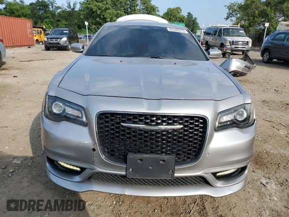 2018 Chrysler 300 S с VIN 2C3CCABG8JH266811, выставлен на аукционе Copart как лот 65346275 с пробегом 105 775 миль миль и Списание • Salvage title. История ставок и продаж доступна на DreamBid. Изображение 5.