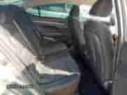 2018 Hyundai Elantra SE z VIN 5NPD74LF7JH309912, wystawiony jako Copart lot #81683405 z przebiegiem 184 083 mil mil oraz Szkoda całkowita • Salvage title. Historia ofert i sprzedaży dostępna na DreamBid. Obrazek 10.