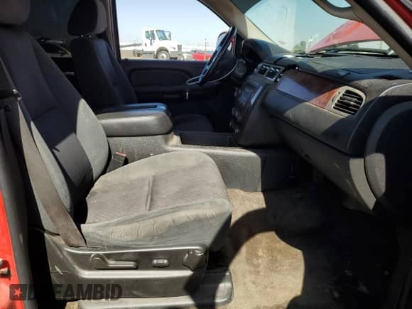 2009 Chevrolet Suburban 1LT z VIN 1GNFC26019R240260, wystawiony jako Copart lot #73403784 z przebiegiem 225 572 mil mil oraz Szkoda całkowita • Salvage title. Historia ofert i sprzedaży dostępna na DreamBid. Obrazek 7.