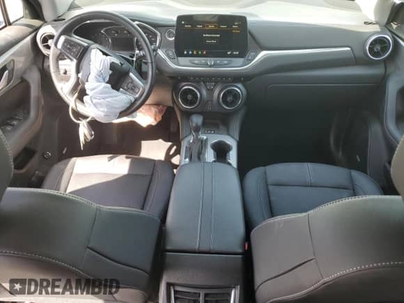 2024 Chevrolet Blazer LT с VIN 3GNKBDRS1RS219190, выставлен на аукционе Copart как лот 53157555 с пробегом 13 013 миль миль и Списание • Salvage title. История ставок и продаж доступна на DreamBid. Изображение 8.