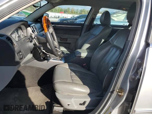 2005 Chrysler 300 C with VIN 2C3JA63H55H540764, listed as a Copart auction lot 89495155 with 117,671 mi miles and Clean title. Bid and sale history available at DreamBid. Image 7.