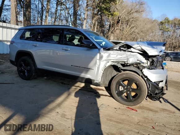 2024 Jeep Grand Cherokee Laredo with VIN 1C4RJJAGXR8525829, listed as a Copart auction lot 41987745 with 6,155 mi miles and Salvage title. Bid and sale history available at DreamBid. Image 4.