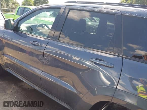 2020 Jeep Grand Cherokee Limited z VIN 1C4RJEBG6LC256786, wystawiony jako IAAI lot #42537562 z przebiegiem 49 050 mil mil oraz . Historia ofert i sprzedaży dostępna na DreamBid. Obrazek 14.