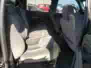 2005 GMC Sierra 1500 SLE z VIN 2GTEK13T351241316, wystawiony jako Copart lot #64139725 z przebiegiem 217 454 mil mil oraz Szkoda całkowita • Salvage title. Historia ofert i sprzedaży dostępna na DreamBid. Obrazek 10.