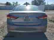 2018 Hyundai Elantra SEL z VIN 5NPD84LF8JH393235, wystawiony jako Copart lot #85383345 z przebiegiem 201 566 mil mil oraz Szkoda całkowita • Salvage title. Historia ofert i sprzedaży dostępna na DreamBid. Obrazek 6.