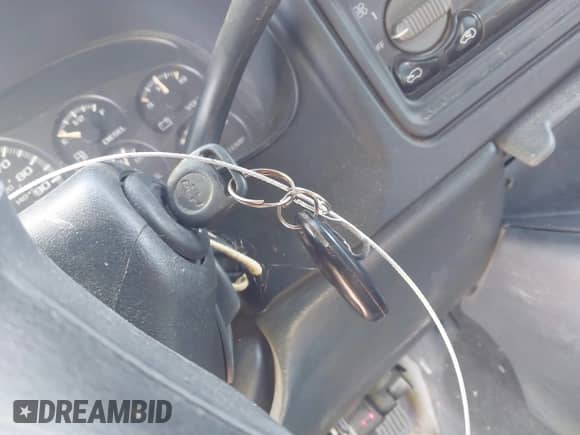 2002 Chevrolet Silverado 2500HD LS with VIN 1GCHK23182F194743, listed as a IAAI auction lot 43521794 with 284,628 mi miles and . Bid and sale history available at DreamBid. Image 11.