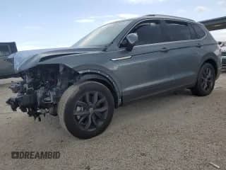 2024 Volkswagen Tiguan SE with VIN 3VVNB7AX8RM140653, listed as a Copart auction lot 70442915 with 5,015 mi miles and Non repairable. Bid and sale history available at DreamBid. Image 1.