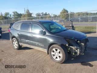 2009 Chevrolet Traverse 1LT z VIN 1GNEV23D59S141074, wystawiony jako IAAI lot #43365197 z przebiegiem 191 341 mil mil oraz . Historia ofert i sprzedaży dostępna na DreamBid. Obrazek 1.