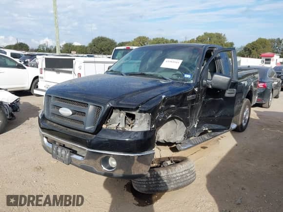 2007 Ford F-150 XL z VIN 1FTRF12267KC11289, wystawiony jako IAAI lot #43384544 z przebiegiem 123 778 mil mil oraz . Historia ofert i sprzedaży dostępna na DreamBid. Obrazek 2.