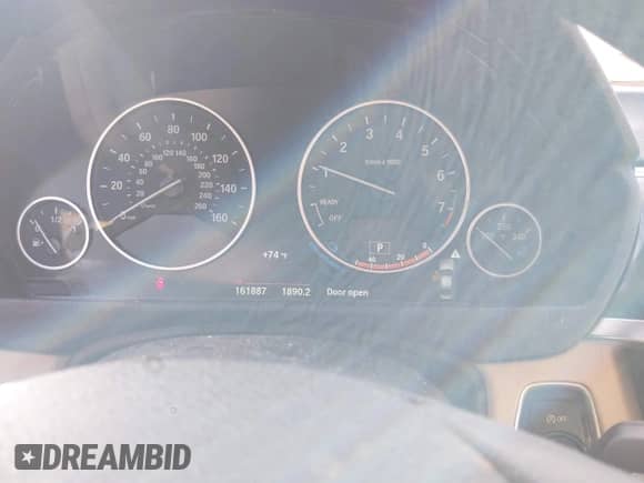 2016 BMW 3 Series 320i xDrive z VIN WBA8E5G54GNT95023, wystawiony jako IAAI lot #43329132 z przebiegiem 161 887 mil mil oraz . Historia ofert i sprzedaży dostępna na DreamBid. Obrazek 7.