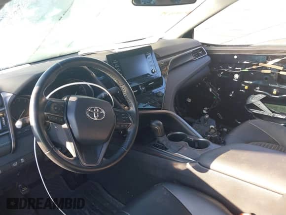 2021 Toyota Camry SE Nightshade z VIN 4T1G11AK1MU532174, wystawiony jako IAAI lot #43458375 z przebiegiem 53 698 mil mil oraz . Historia ofert i sprzedaży dostępna na DreamBid. Obrazek 5.