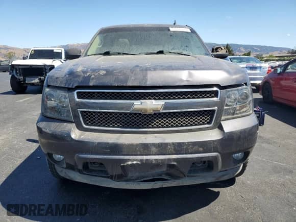 2010 Chevrolet Tahoe LT z VIN 1GNUKBE06AR275778, wystawiony jako Copart lot #71747875 z przebiegiem Nie podano mil oraz Szkoda całkowita • Salvage title. Historia ofert i sprzedaży dostępna na DreamBid. Obrazek 5.