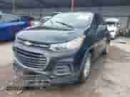 2020 Chevrolet Trax LS z VIN KL7CJKSB4LB086939, wystawiony jako IAAI lot #42746877 z przebiegiem 175 408 mil mil oraz . Historia ofert i sprzedaży dostępna na DreamBid. Obrazek 2.