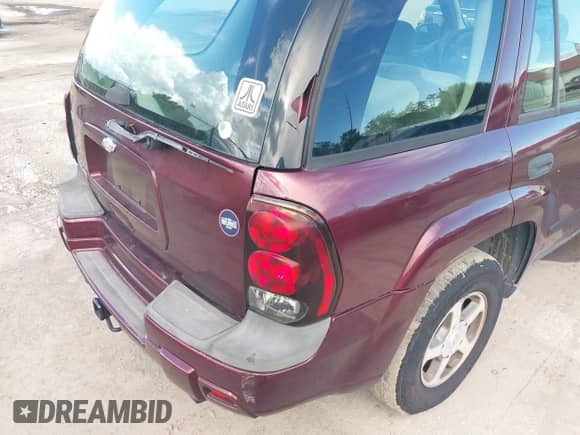 2006 Chevrolet TrailBlazer LT with VIN 1GNDS13S962174426, listed as a IAAI auction lot 43304757 with 126,188 mi miles and . Bid and sale history available at DreamBid. Image 12.