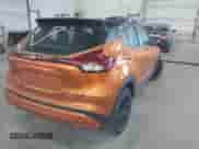 2024 Nissan Kicks SR с VIN 3N1CP5DV2RL499611, выставлен на аукционе IAAI как лот 43070754 с пробегом 10 212 миль миль и . История ставок и продаж доступна на DreamBid. Изображение 4.