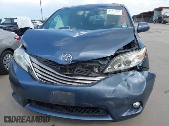 2015 Toyota Sienna Limited with VIN 5TDDK3DC8FS102900, listed as a IAAI auction lot 42449627 with 85,261 mi miles and . Bid and sale history available at DreamBid. Image 13.