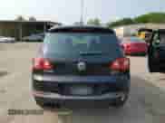 2010 Volkswagen Tiguan с VIN WVGBV9AX9AW530794, выставлен на аукционе Copart как лот 59271805 с пробегом 44 321 миль миль и Списание • Salvage title. История ставок и продаж доступна на DreamBid. Изображение 6.