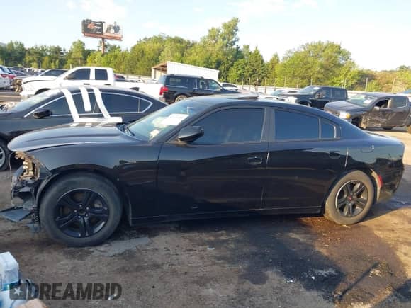 2019 Dodge Charger SXT with VIN 2C3CDXBGXKH655581, listed as a IAAI auction lot 42929168 with 112,379 mi miles and . Bid and sale history available at DreamBid. Image 15.