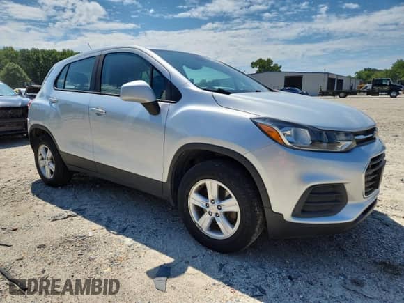 2018 Chevrolet Trax LS z VIN KL7CJNSBXJB722584, wystawiony jako Copart lot #67264495 z przebiegiem 95 457 mil mil oraz Szkoda całkowita • Salvage title. Historia ofert i sprzedaży dostępna na DreamBid. Obrazek 4.