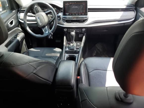 2022 Jeep Compass Latitude Lux z VIN 3C4NJDFB9NT112518, wystawiony jako Copart lot #64256975 z przebiegiem 50 845 mil mil oraz Szkoda całkowita • Salvage title. Historia ofert i sprzedaży dostępna na DreamBid. Obrazek 8.