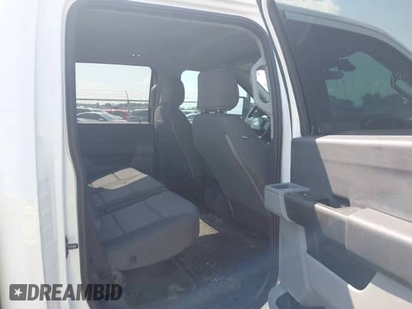 2024 Ford F-250 XL z VIN 1FT7W2BA7REF12224, wystawiony jako IAAI lot #42663192 z przebiegiem 17 848 mil mil oraz . Historia ofert i sprzedaży dostępna na DreamBid. Obrazek 8.