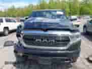 2019 Ram 1500 Limited z VIN 1C6SRFHT4KN512177, wystawiony jako IAAI lot #42194289 z przebiegiem 187 982 mil mil oraz . Historia ofert i sprzedaży dostępna na DreamBid. Obrazek 12.