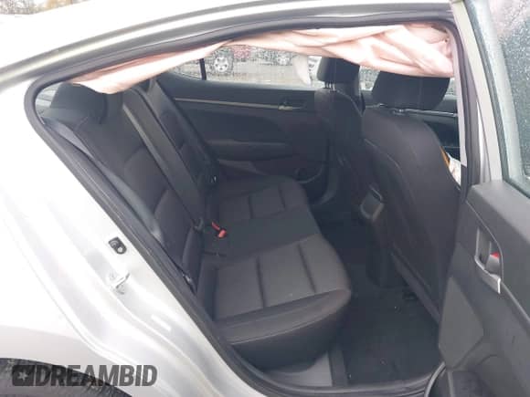 2018 Hyundai Elantra SE z VIN KMHD74LF2JU502082, wystawiony jako IAAI lot #43403580 z przebiegiem 65 514 mil mil oraz . Historia ofert i sprzedaży dostępna na DreamBid. Obrazek 8.