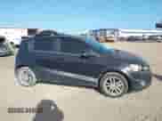 2014 Chevrolet Sonic LT z VIN 1G1JD6SH8E4224107, wystawiony jako IAAI lot #43370286 z przebiegiem 163 665 mil mil oraz . Historia ofert i sprzedaży dostępna na DreamBid. Obrazek 13.