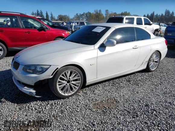 2011 BMW 3 Series 335i with VIN WBADX7C50BE580172, listed as a IAAI auction lot 43430479 with 107,861 mi miles and . Bid and sale history available at DreamBid. Image 17.