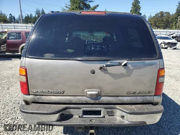 2001 Chevrolet Suburban LT z VIN 3GNFK16T11G189080, wystawiony jako Copart lot #69285174 z przebiegiem 276 069 mil mil oraz Czysty tytuł • Clean title. Historia ofert i sprzedaży dostępna na DreamBid. Obrazek 6.