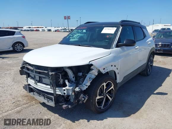 2021 Chevrolet TrailBlazer RS z VIN KL79MTSL4MB006587, wystawiony jako IAAI lot #42504237 z przebiegiem 77 941 mil mil oraz . Historia ofert i sprzedaży dostępna na DreamBid. Obrazek 18.