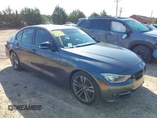 2014 BMW 3 Series 335i с VIN WBA3A9G51ENS65193, выставлен на аукционе IAAI как лот 43165117 с пробегом 131 317 миль миль и . История ставок и продаж доступна на DreamBid. Изображение 1.