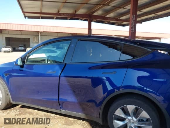 2023 Tesla Model Y Long Range с VIN 7SAYGDEE2PA135339, выставлен на аукционе IAAI как лот 43162574 с пробегом 13 900 миль миль и . История ставок и продаж доступна на DreamBid. Изображение 13.