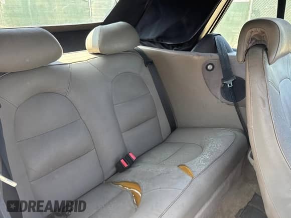 1994 Saab 900 z VIN YS3AK75E2R7000350, wystawiony jako Copart lot #69645675 z przebiegiem 87 484 mil mil oraz Czysty tytuł • Clean title. Historia ofert i sprzedaży dostępna na DreamBid. Obrazek 6.