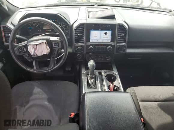 2018 Ford F-150 XLT z VIN 1FTFX1E58JFB55040, wystawiony jako Copart lot #80940865 z przebiegiem 125 086 mil mil oraz Szkoda całkowita • Salvage title. Historia ofert i sprzedaży dostępna na DreamBid. Obrazek 8.