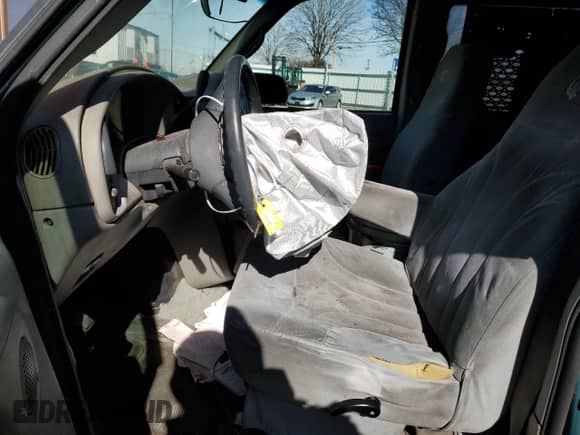 2003 Chevrolet Astro Cargo YF7 Upfitter with VIN 1GBDM19X03B132099, listed as a Copart auction lot 44976105 with 280,608 mi miles and Salvage title. Bid and sale history available at DreamBid. Image 7.