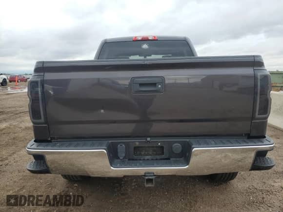 2015 Chevrolet Silverado 1500 LT с VIN 3GCUKREC5FG113451, выставлен на аукционе Copart как лот 85583985 с пробегом 145 427 миль миль и Списание • Salvage title. История ставок и продаж доступна на DreamBid. Изображение 6.