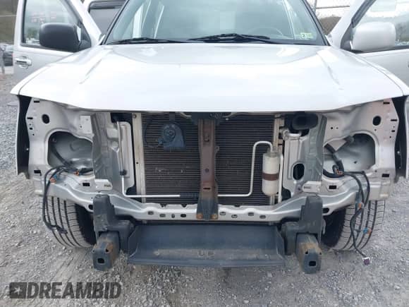 2010 Chevrolet Colorado 1LT z VIN 1GCDSCDE6A8133142, wystawiony jako IAAI lot #41843196 z przebiegiem 157 315 mil mil oraz . Historia ofert i sprzedaży dostępna na DreamBid. Obrazek 6.