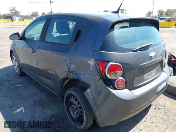 2013 Chevrolet Sonic LS с VIN 1G1JB6SG9D4117157, выставлен на аукционе IAAI как лот 42703451 с пробегом 74 101 миль миль и . История ставок и продаж доступна на DreamBid. Изображение 6.