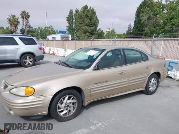 2002 Pontiac Grand Am SE1 с VIN 1G2NF52E52C183797, выставлен на аукционе IAAI как лот 42328407 с пробегом Не указан миль и . История ставок и продаж доступна на DreamBid. Изображение 6.