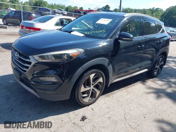 2017 Hyundai Tucson Sport z VIN KM8J3CA2XHU534183, wystawiony jako IAAI lot #42745565 z przebiegiem 127 660 mil mil oraz . Historia ofert i sprzedaży dostępna na DreamBid. Obrazek 2.